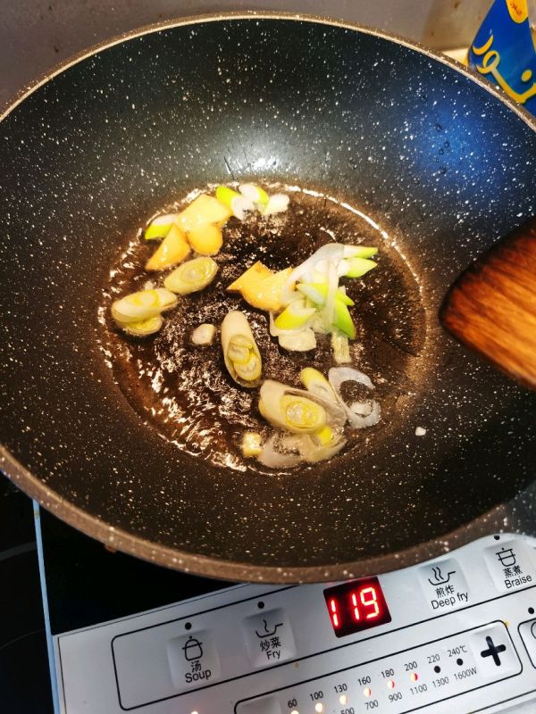 飘香萝卜炖烧排骨汤