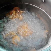 怎么做粉丝虾米芹菜汤