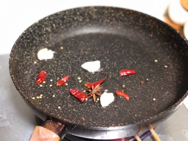 不正宗黄焖鸡煲