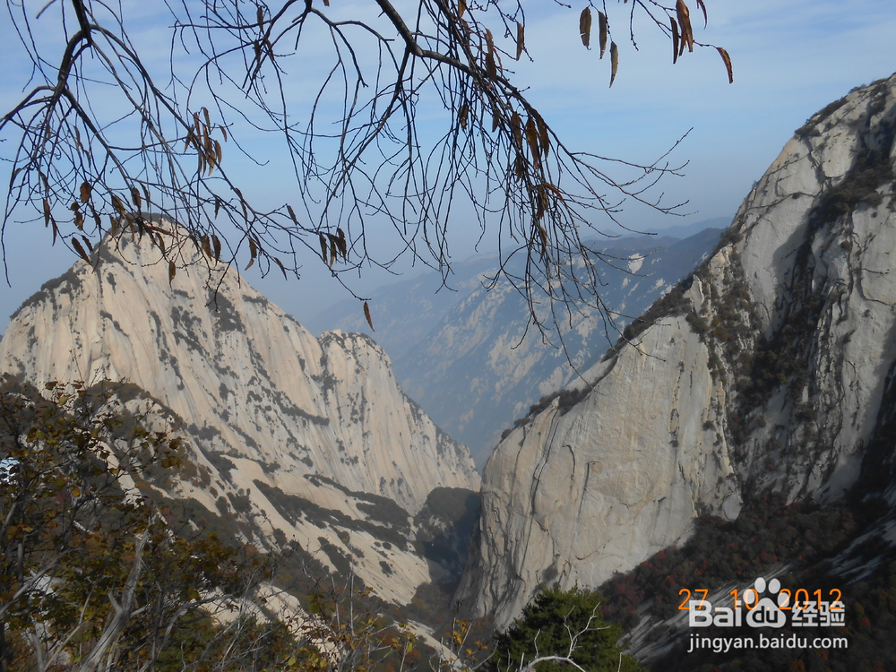 千古华山山下路,莲峰映日出