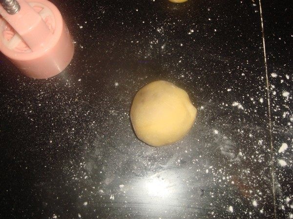 莲蓉蛋黄月饼的做法,味道好极了!