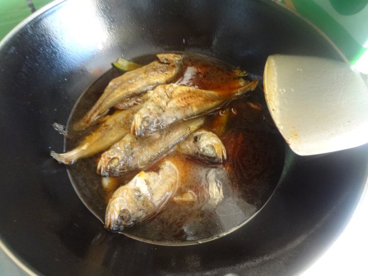 香辣家炖小黄鱼,真的好吃极了