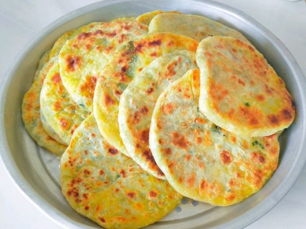 经典韭菜鸡蛋虾皮馅饼