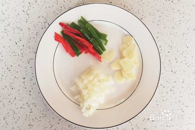 蒜香番茄意面的做法