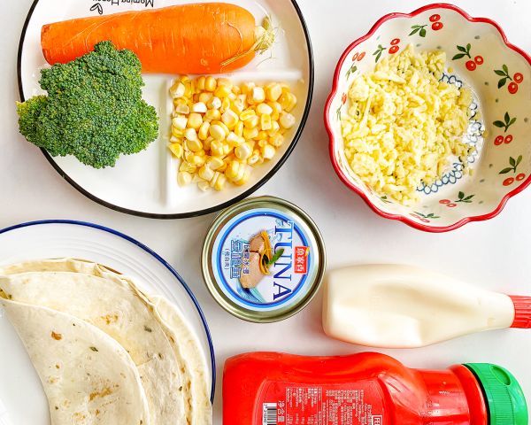 免揉面低卡低脂薄饼金枪鱼披萨