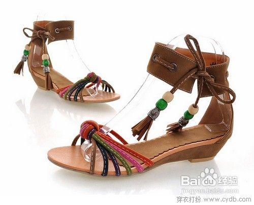 如何选购坡跟凉鞋,坡跟凉鞋怎么穿好看