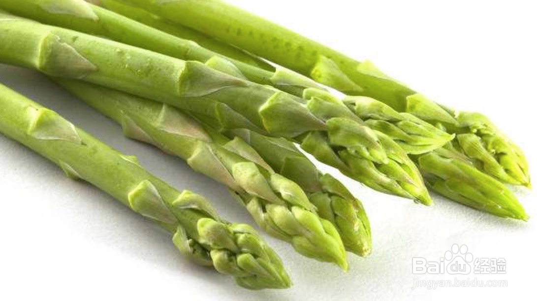 健身减肥营养早餐搭配：香蕉蓝莓麦芬煎蛋配沙拉