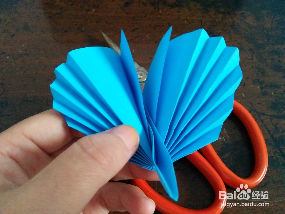 手工折纸—爱心孔雀怎么折