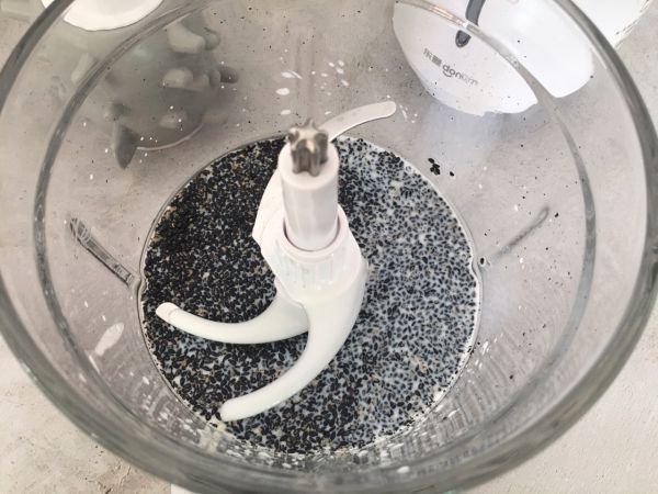 黑芝麻牛奶馒头