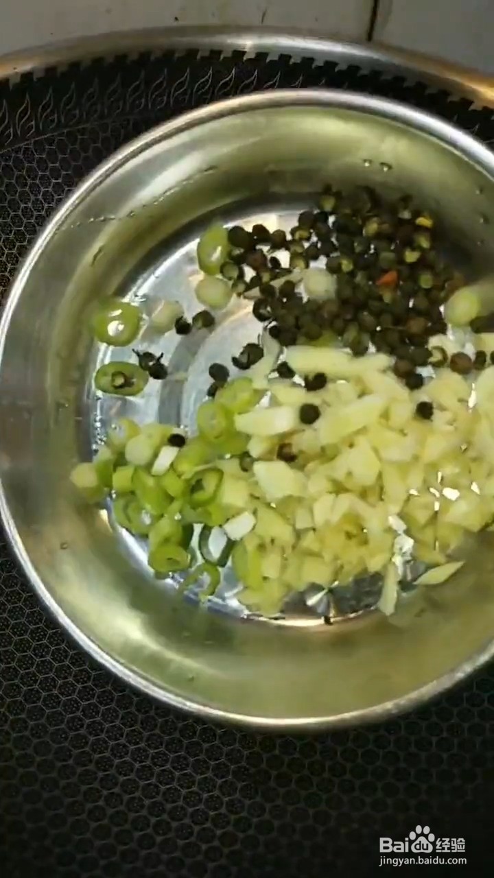 如何自制美味好吃的家常花甲粉丝