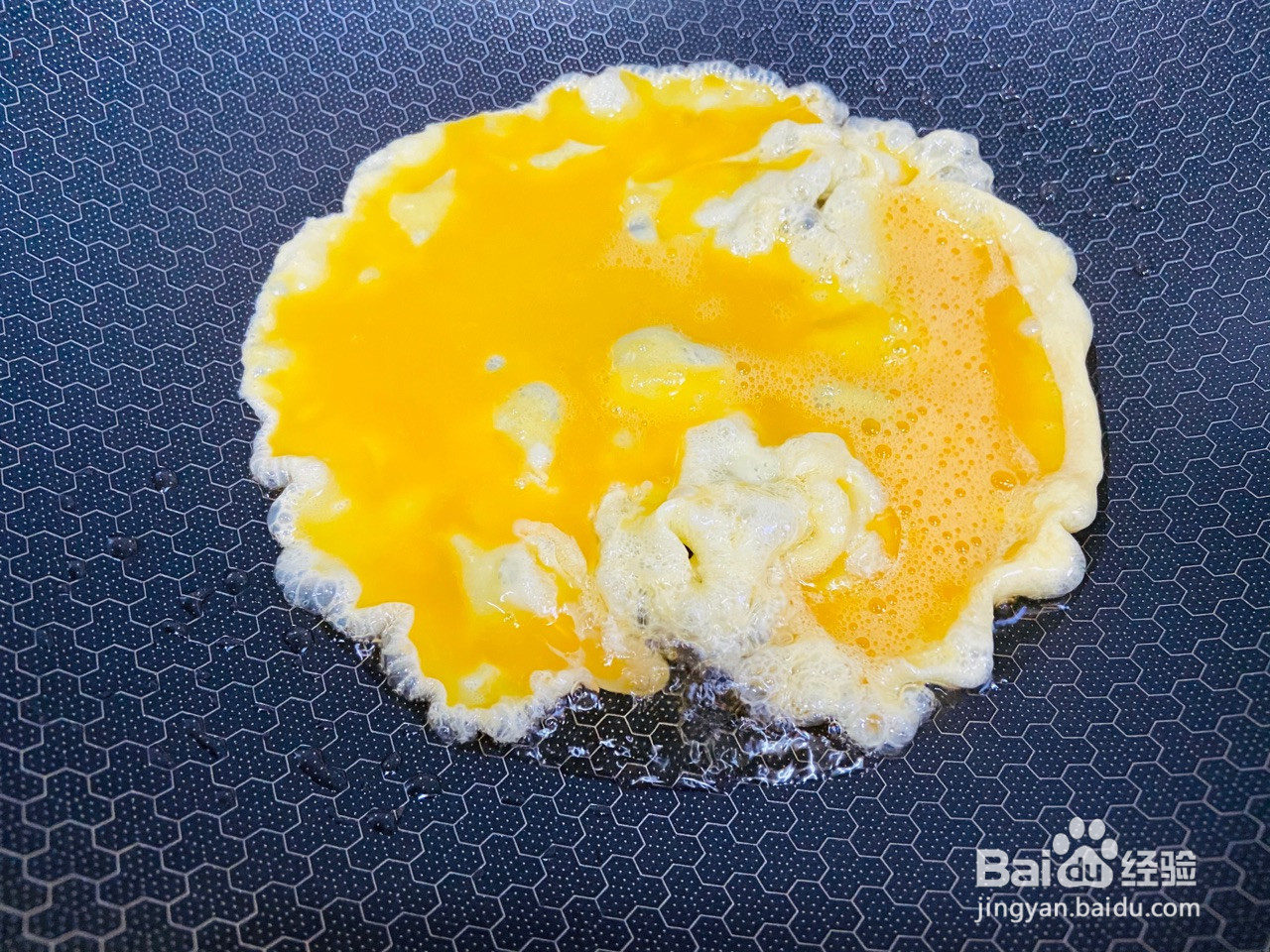 白玉菇炒鸡蛋的做法