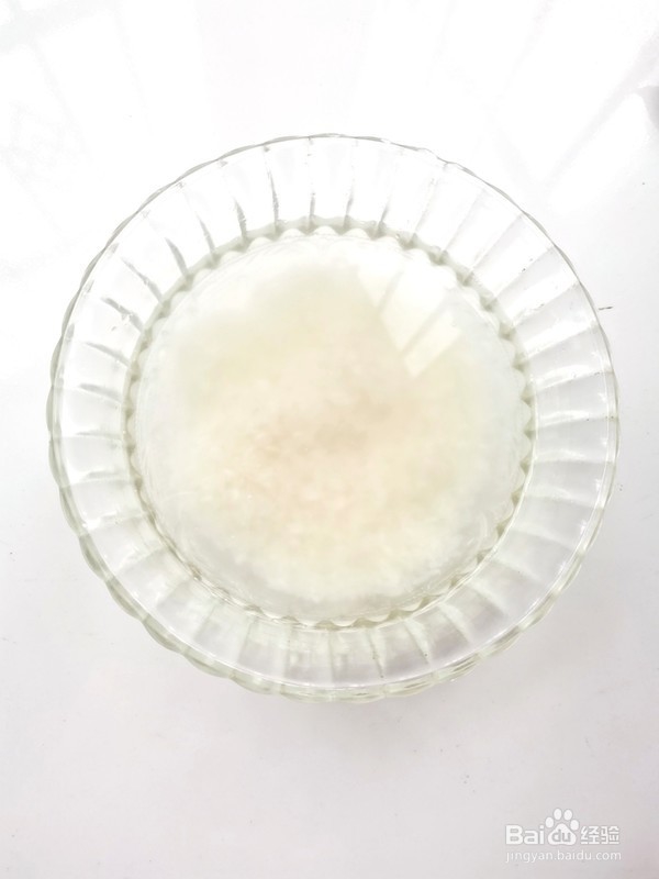 鸡腿腊肠煲仔饭做法