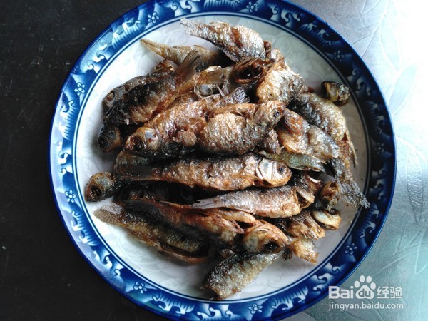 糖醋小鲫鱼的做法