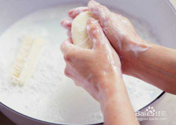 床单上的霉斑怎么去除的小窍门