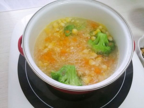 藜麦香菇香肠炒饭
