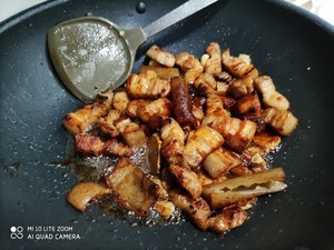 红烧肉炖土豆