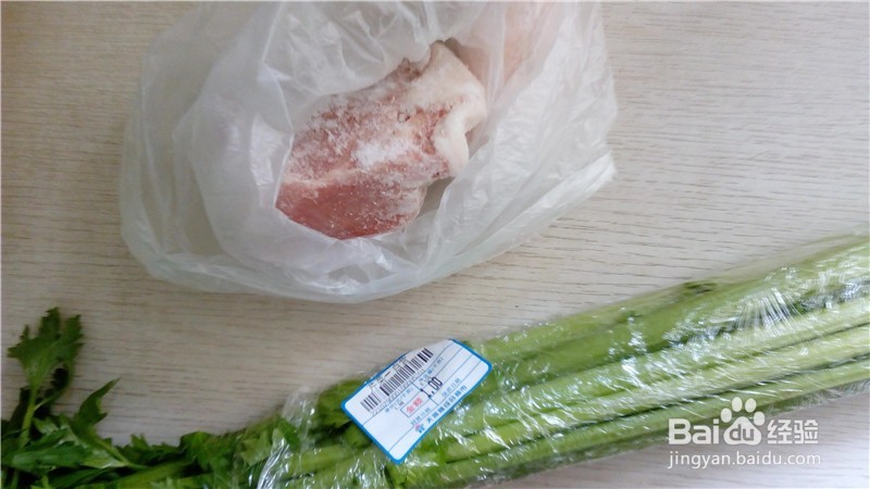 超简单的家常菜炒芹菜