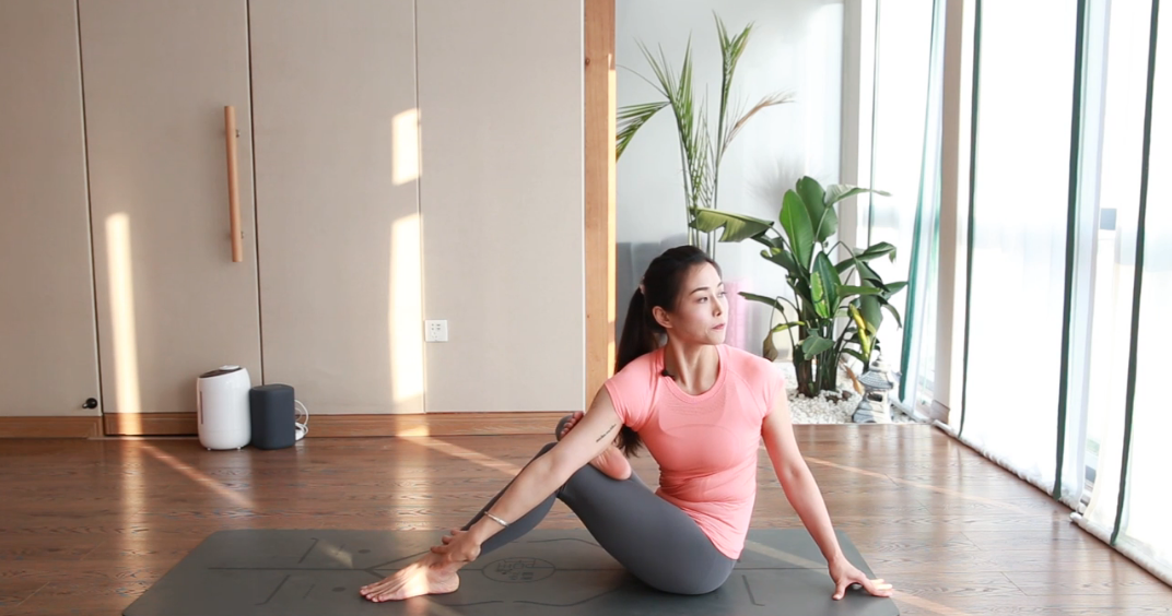 瑜伽蜻蜓式怎么提升睡眠质量