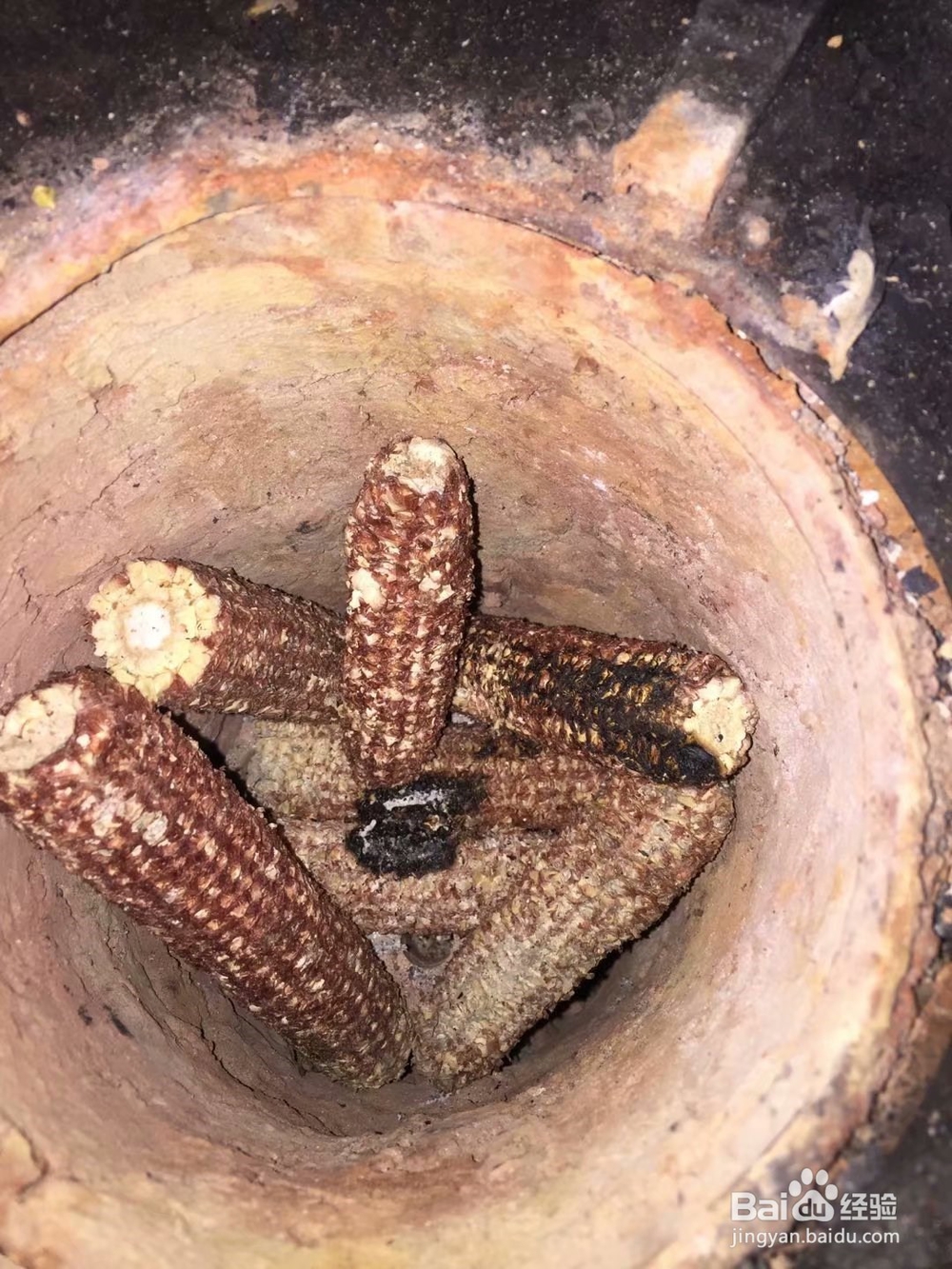 怎样用玉米棒快速点燃蜂窝煤炉