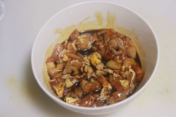 香菇鸡肉煲仔饭