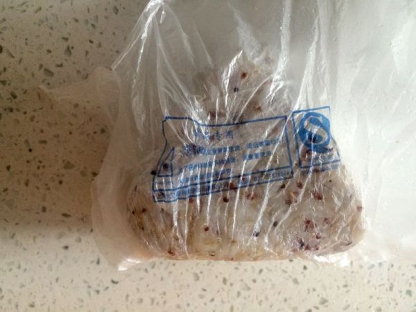 金枪鱼土豆色拉藜麦饭团