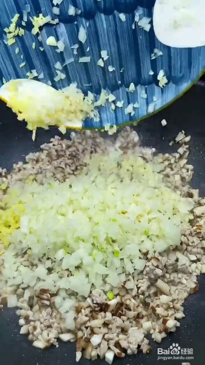 如何制作入味下饭的香菇肉酱？