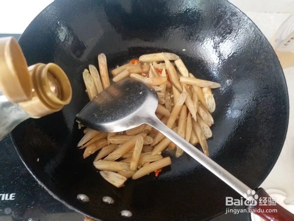 酸辣味的炒藕带