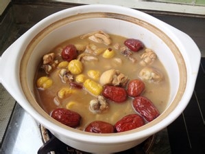 鸡酥栗糯汁浓味香——【红枣焖栗子鸡】