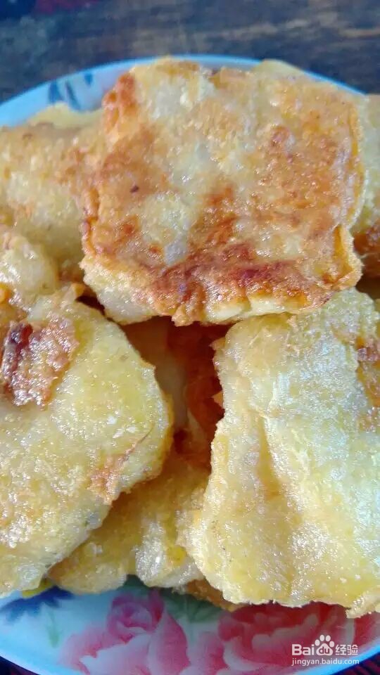 如何用鸡蛋和年糕做出美味的食物?