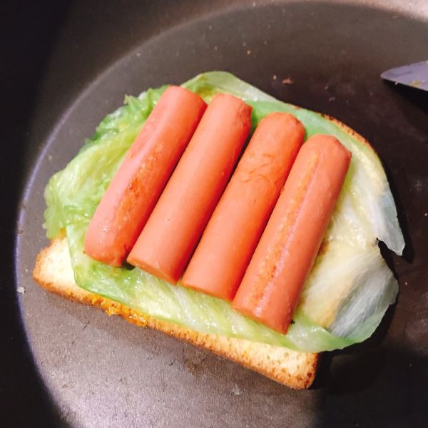 鸡蛋火腿三明治