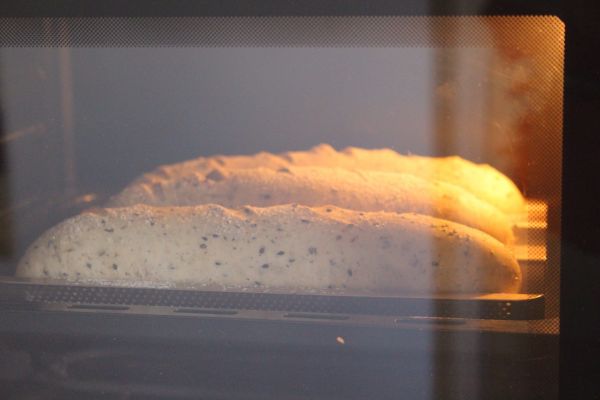 黑芝麻无花果软欧