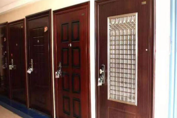 家里的防盗门钥匙在哪能够配着？多少钱