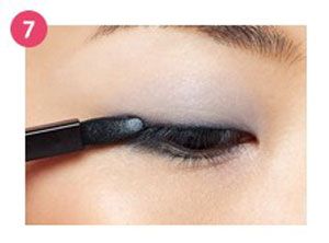 内双眼诱人眼妆步骤