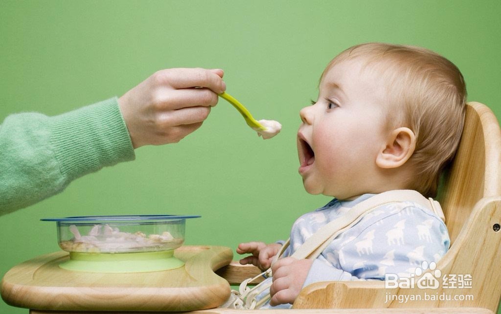 <b>如何给宝宝添加辅食</b>