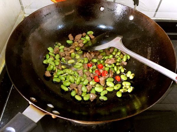 青豆炒黑椒牛肉粒