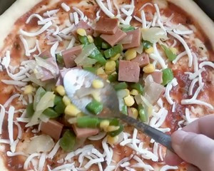 中筋面粉版披萨的做法