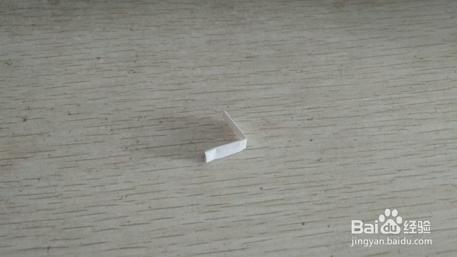 如何用一块长方形纸条做简易的钢笔的支架