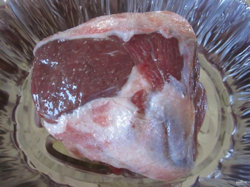 大蒜迷迭香烤羊腿