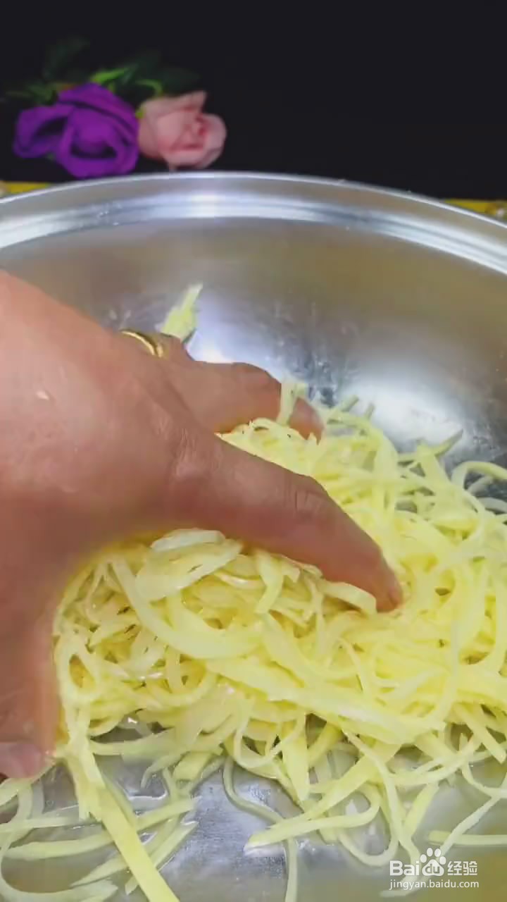 如何制作土豆丝鸡蛋饼