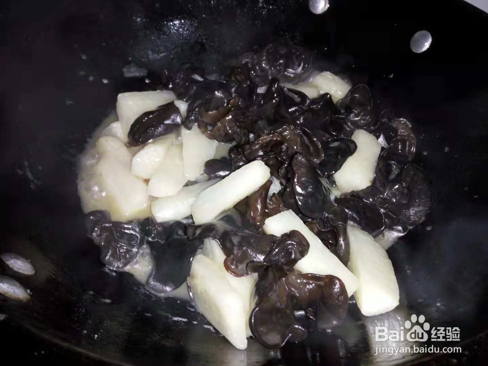 山药清炒黑木耳——清爽可口的养生菜