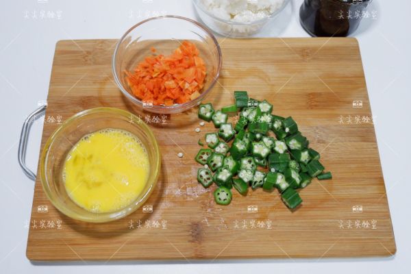 橄榄秋葵蛋炒饭