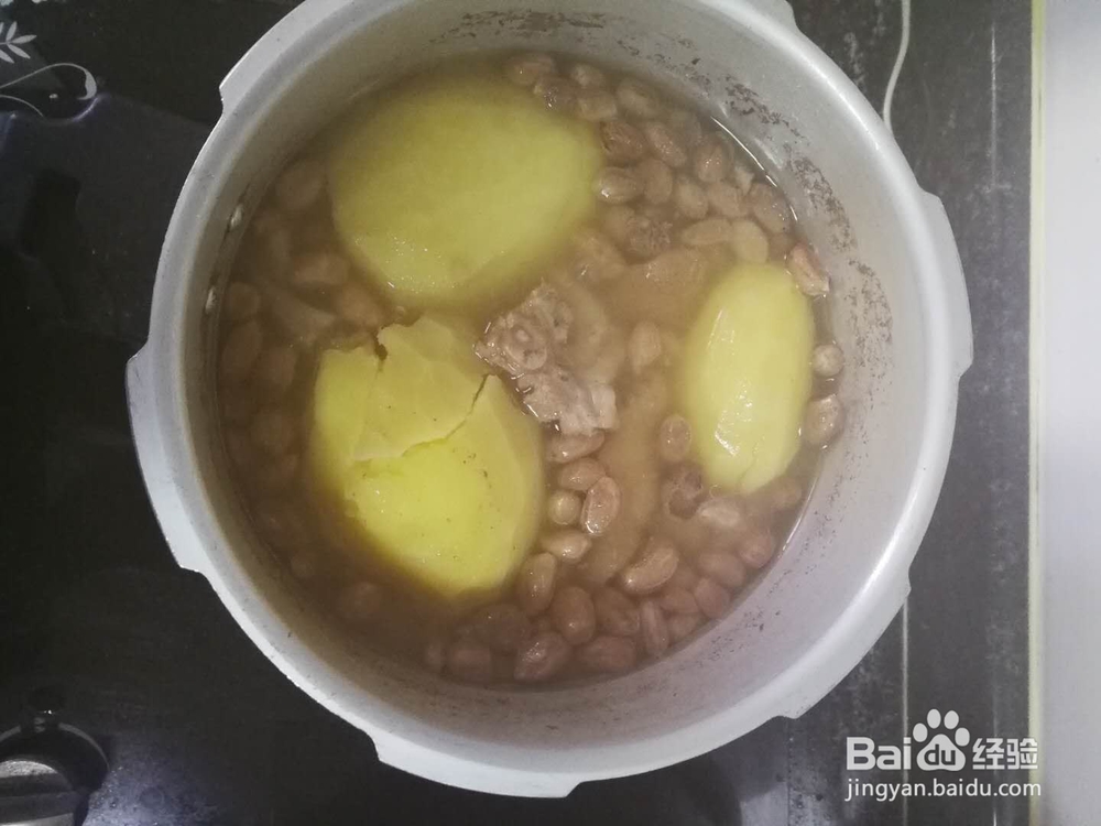 猪骨花生土豆汤