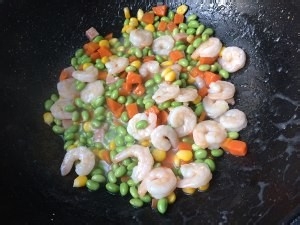 三素丁炒虾仁的做法