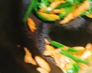 青椒素炒杏鲍菇