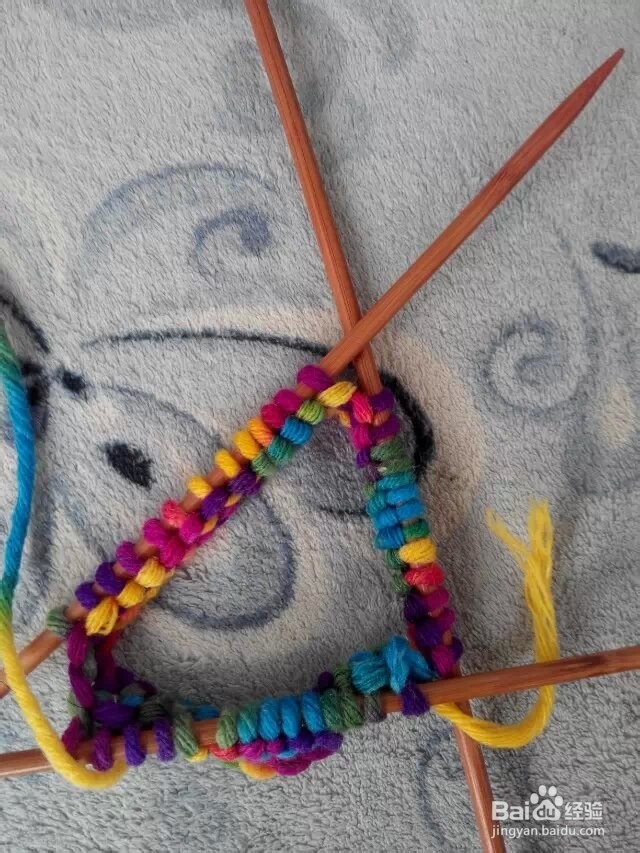 婴儿百天摄影毛线帽的编织方法