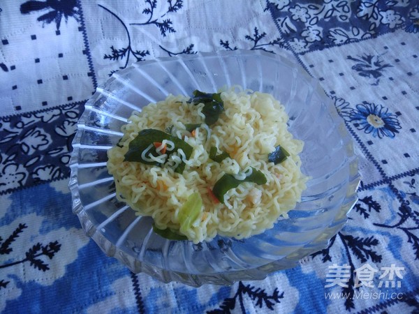 肉松泡菜拌方便面