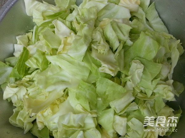 腊味包菜的做法