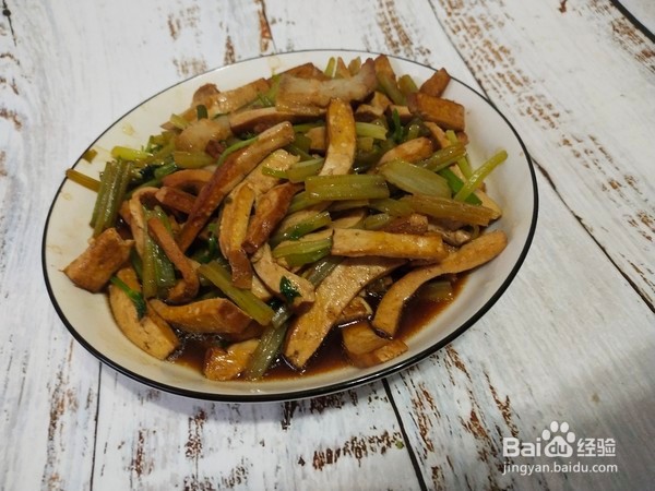 如何做香干炒香芹