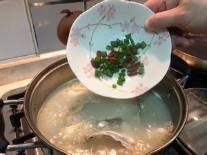 鲜嫩美味的鱼汤