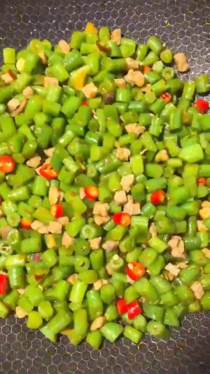 豆角炒肉怎么做？